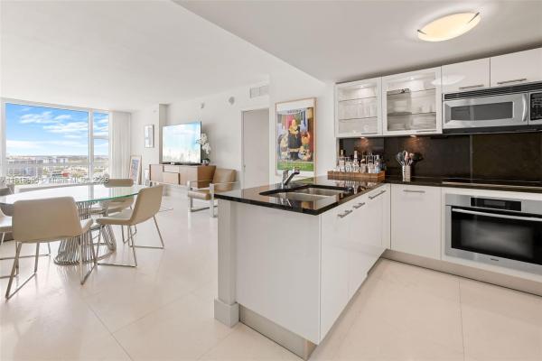 Central Carillon Beach, 6801 Collins Ave #1413, Miami Beach, Florida 33141, image 3
