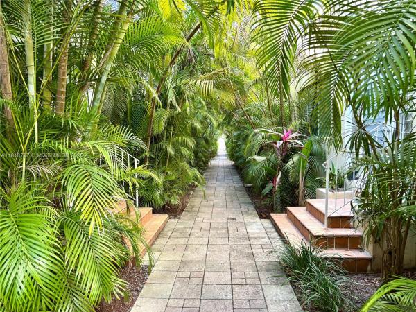 Lake View, 4740 Pine Tree Dr #28, Miami Beach, Florida 33140, image 3