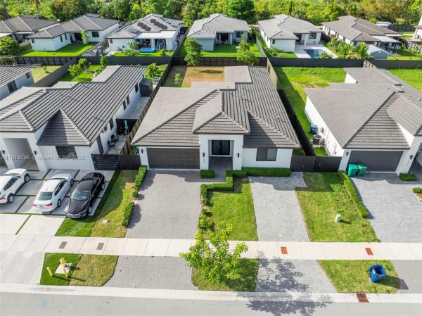 Venture Homes, 12941 SW 227th St, Goulds, Florida 33170, image 3