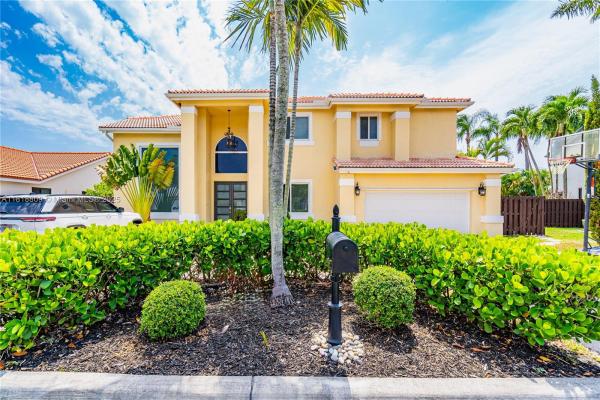 Mansions Cove At Lakes Of The Meadow, 4291 SW 154th Pl, Kendall West, Florida 33185, image 2