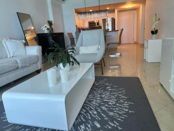 Roney Palace, 2301 Collins Ave #1025, Miami Beach, Florida 33139, image 2