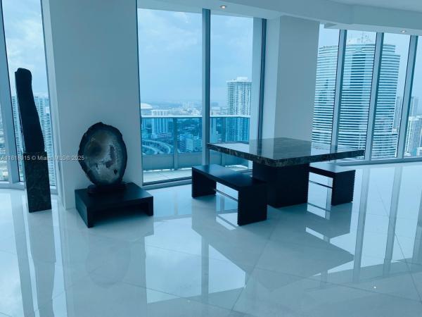 Epic Hotel & Residences, 200 Biscayne Boulevard Way #4702, Miami, Florida 33131, image 3