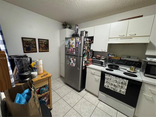 Banyan Oakridge, 4962 SW 32nd Ter, Dania Beach, Florida 33312, image 1