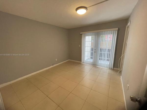 Castle, 10903 N Kendall Dr #111, Kendall, Florida 33176, image 3