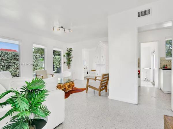 Treasure Island, 7537 W Treasure Dr, North Bay Village, Florida 33141, image 2