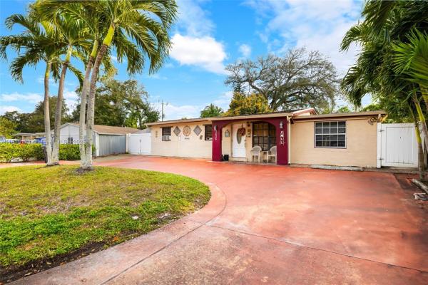 Playland Estates, 5626 Atlanta St, Hollywood, Florida 33021, image 2