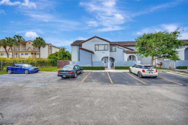 9033 SW 123 Ct #101, Unincorporated Dade County, Florida 33186, image 1