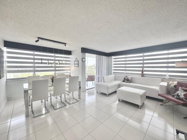 Watergate, 2741 Taft St #410, Hollywood, Florida 33020, image 3