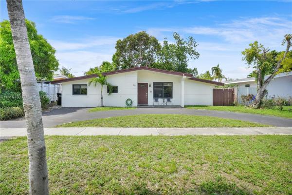 521 NE 175th St, Miami, Florida 33162, image 1