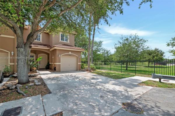 Santa Barbara, 21497 SW 85th Ave, Cutler Bay, Florida 33189, image 2