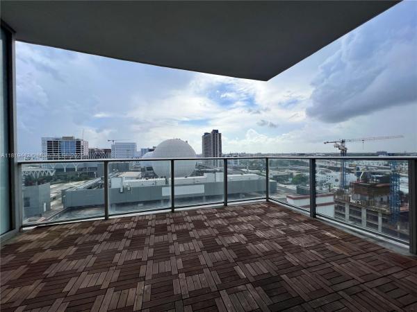 Paramount Miami Worldcenter, 851 NE 1st Ave #1208, Miami, Florida 33132, image 1