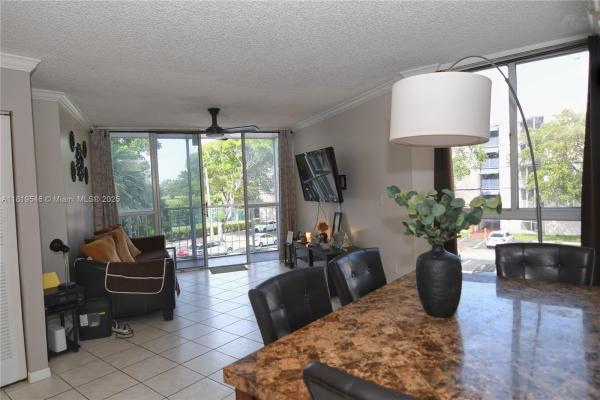 Las Brisas At Country Club Of Miami, 7125 NW 186th St #B311, Hialeah, Florida 33015, image 3