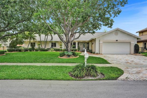 Pasadena Estates, 411 NW 201st Ave, Pembroke Pines, Florida 33029, image 1