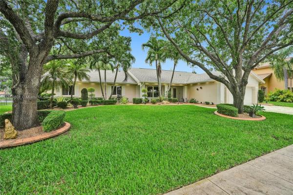 Pasadena Estates, 411 NW 201st Ave, Pembroke Pines, Florida 33029, image 2