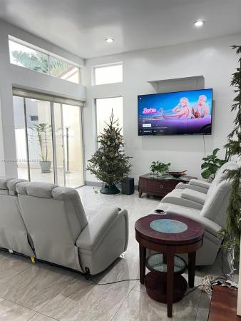 West Lake Village, 1120 Papaya St, Hollywood, Florida 33019, image 1