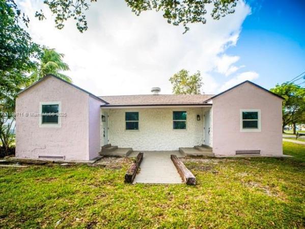 Hollywood Beach Gardens, 412 Columbus Pkwy, Hollywood, Florida 33021, image 1