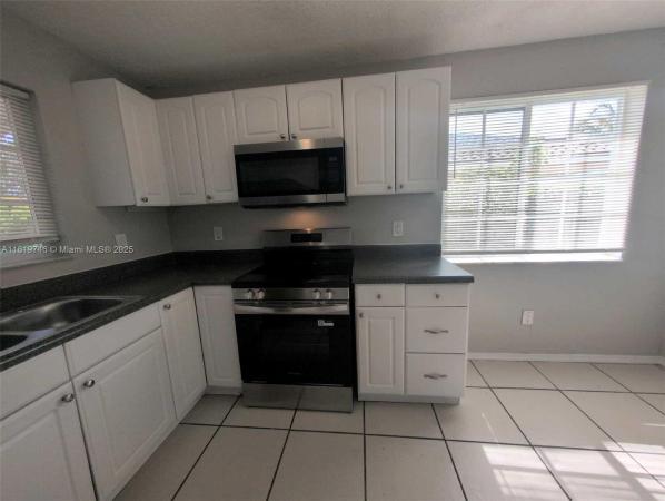 Meadow Wood Manor, 13218 SW 256th Ter, Princeton, Florida 33032, image 2