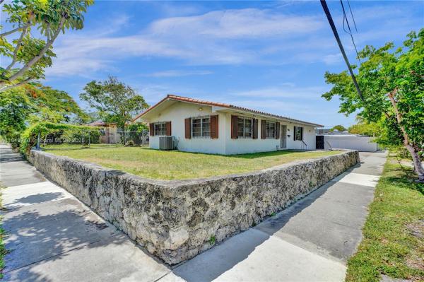 Glenroyal, 100 NW 23rd Ave, Miami, Florida 33125, image 2