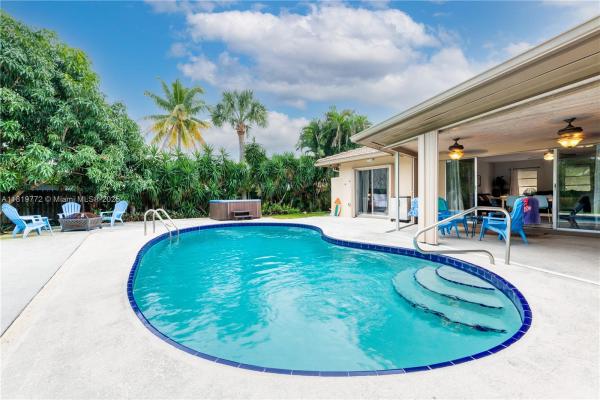 Lake Worth Town, 1122 S N St, Lake Worth Beach, Florida 33460, image 1