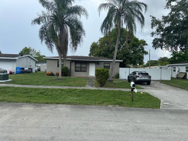 Lake Forest, 4620 SW 31st Dr, West Park, Florida 33023, image 1
