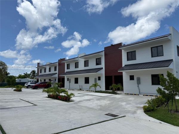 Alphaville, 936 NW 10th St #3, Florida City, Florida 33034, image 1
