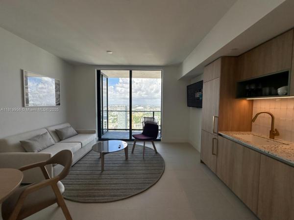  #4603, Miami, Florida 33132, image 1
