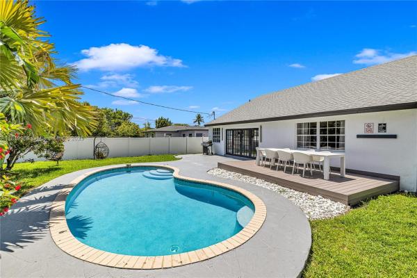 Mango Gardens, 1401 SW 32nd St, Fort Lauderdale, Florida 33315, image 1