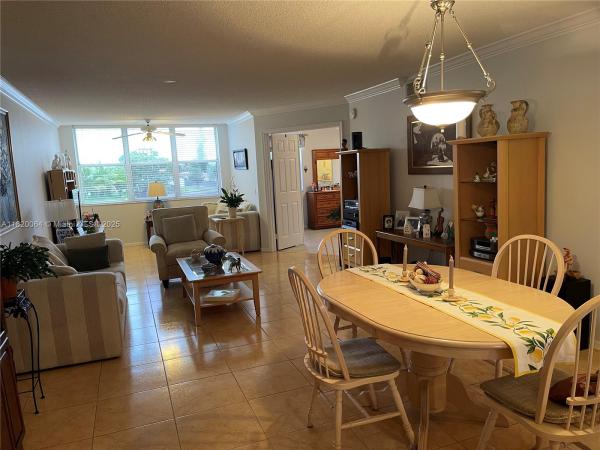Sunrise Lakes 4, 10422 NW 24th Pl #210, Sunrise, Florida 33322, image 1