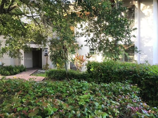 9472 SW 77 Ave #P2, Unincorporated Dade County, Florida 33156, image 1