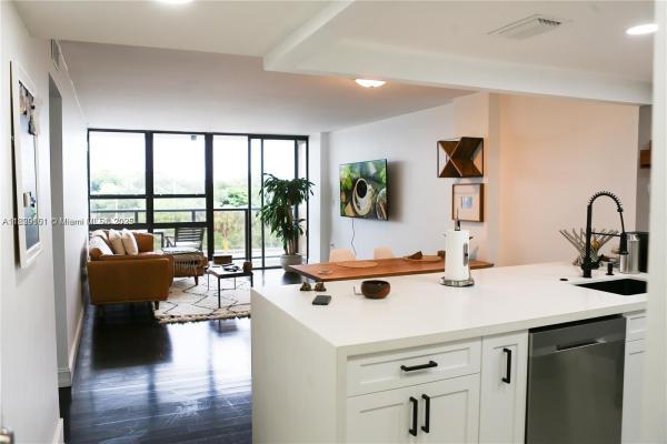 Charter Club, 600 NE 36th St #310, Miami, Florida 33137, image 1