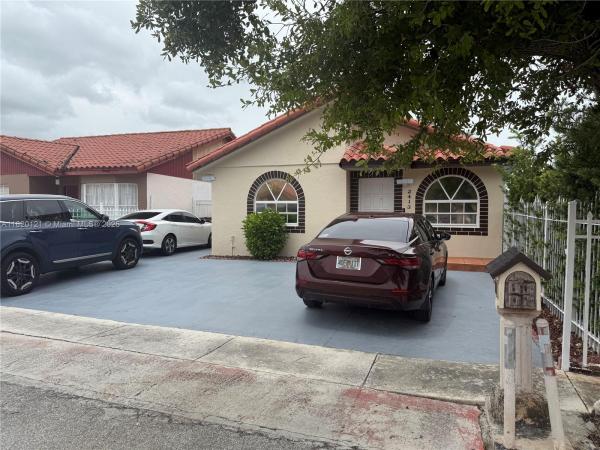 Alameda Jardins, 2413 W 73rd Pl, Hialeah, Florida 33016, image 3