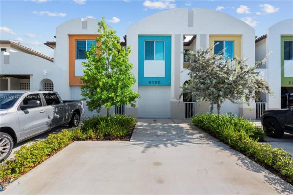 Jasmine Cove, 6285 SW 47th Mnr #26, Davie, Florida 33314, image 1