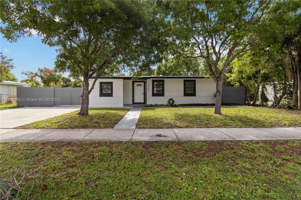 Pompano Beach Highlands, 4730 NE 15th Ave, Pompano Beach, Florida 33064, image 1