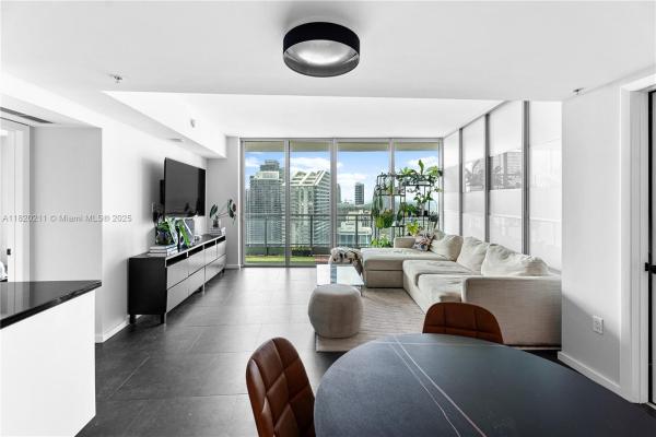 Mint At Riverfront, 92 SW 3rd St #4604, Miami, Florida 33130, image 1