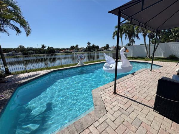 Banyan Oakridge, 4943 SW 33rd Way, Hollywood, Florida 33312, image 1