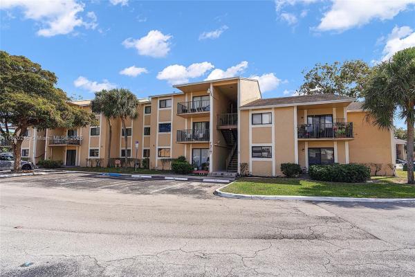 The Palms Of Pembroke, 251 W Palm Cir W #207, Pembroke Pines, Florida 33025, image 1