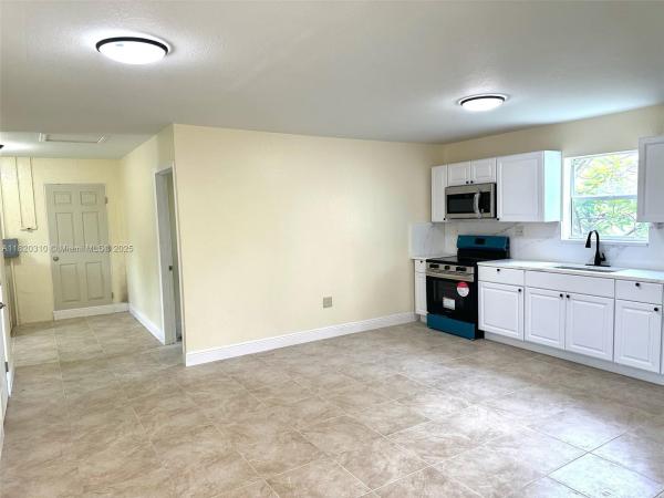17625 SW 160th Ave #2, Unincorporated Dade County, Florida 33187, image 1