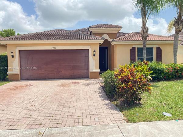 1951 NE 3rd Ct, Homestead, Florida 33033, image 1