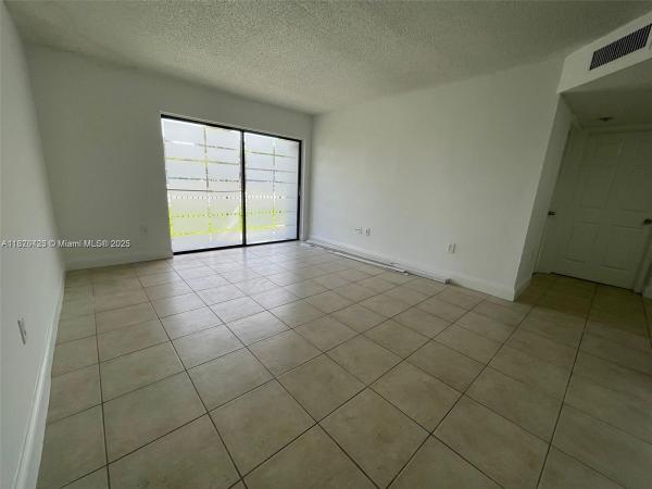 Villa Bellini, 7100 NW 179th St #111, Hialeah, Florida 33015, image 2