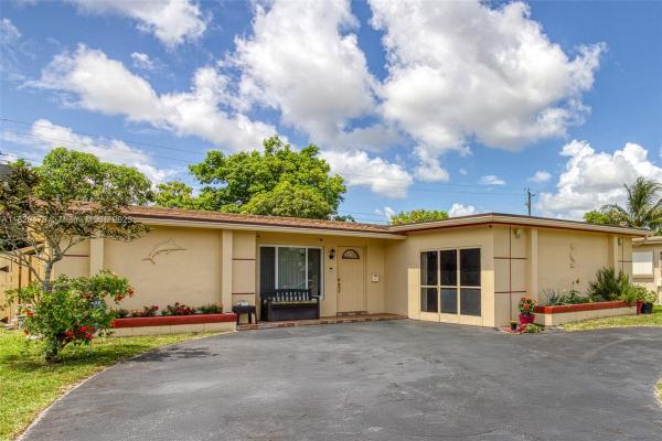 Sunrise Golf Village, 6530 NW 29th St, Sunrise, Florida 33313, image 1