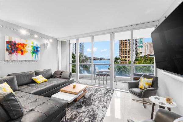 Icon Brickell Tower 1, 465 Brickell Ave 417, Miami, Florida 33131, image 1
