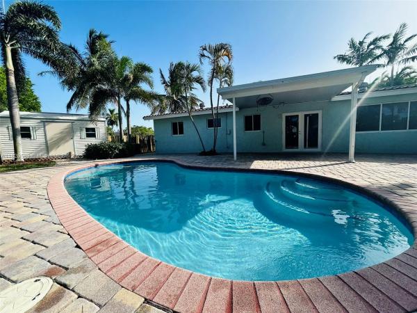 Coral Manor, 328 SE 6th Ave, Deerfield Beach, Florida 33441, image 1
