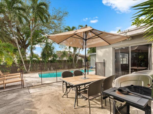 Hollywood Park, 1805 N 23rd Ave, Hollywood, Florida 33020, image 1