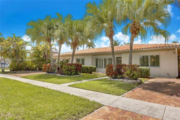 2085 Ixora Rd, Miami, Florida 33181, image 1