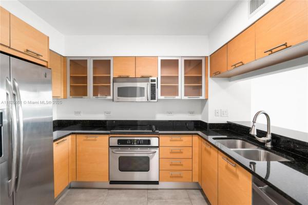 Brickell On The River North Tower, 31 SE 5th St #707, Miami, Florida 33131, image 3
