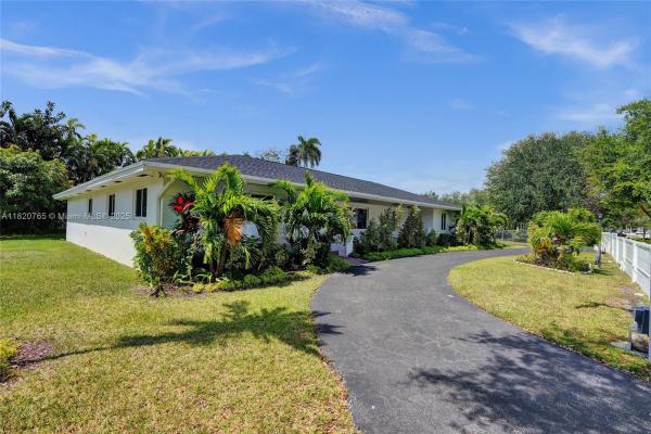 Hallmark Heights Estates, 7360 SW 120th St, Pinecrest, Florida 33156, image 1