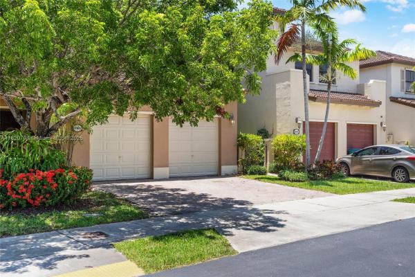 Trellis At Isles Of Bayshore, 8890 SW 229th St, Cutler Bay, Florida 33190, image 3