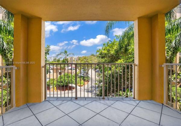 The Yacht Club At Aventura, 19555 E Country Club Dr #8307, Aventura, Florida 33180, image 1