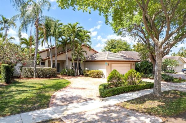 Lake Elizabeth, 14460 Glencairn Rd, Miami Lakes, Florida 33016, image 3