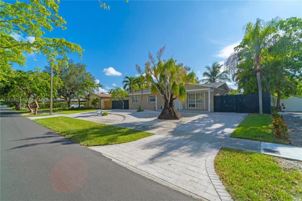 Bel Aire, 19770 SW 101st Ave, Cutler Bay, Florida 33157, image 3